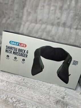Nekteck Shiatsu Neck Back Massager w Heat Deep Kneading Shoulder Massage